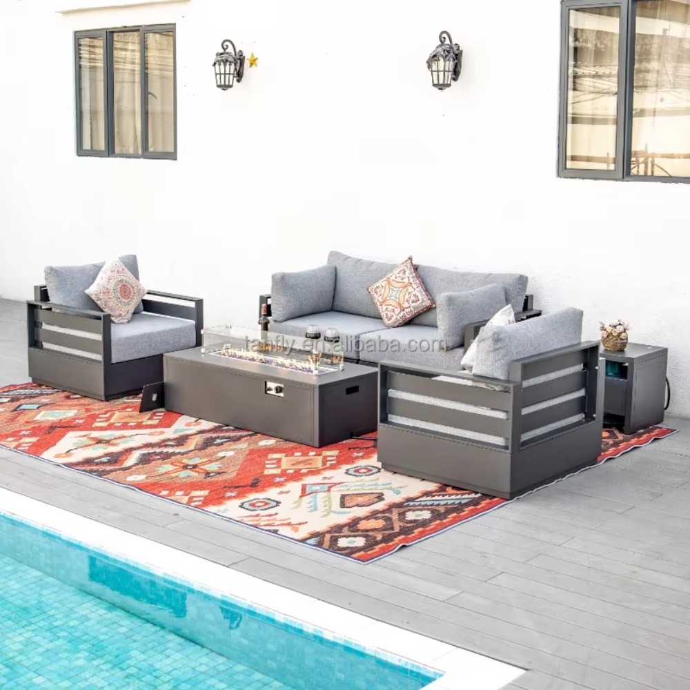 Outdoor Furniture With Fire Pit Table - Conjunto de Muebles de Jardín Modernos